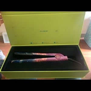 PYT PRETTY YOUNG THING CERAMIC FLAT IRON Galaxy